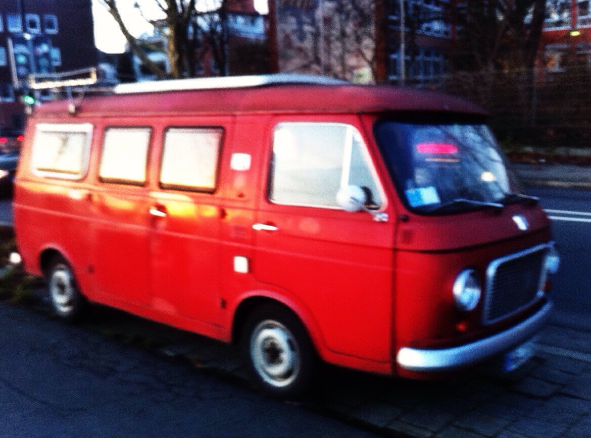 Roter Fiatbus